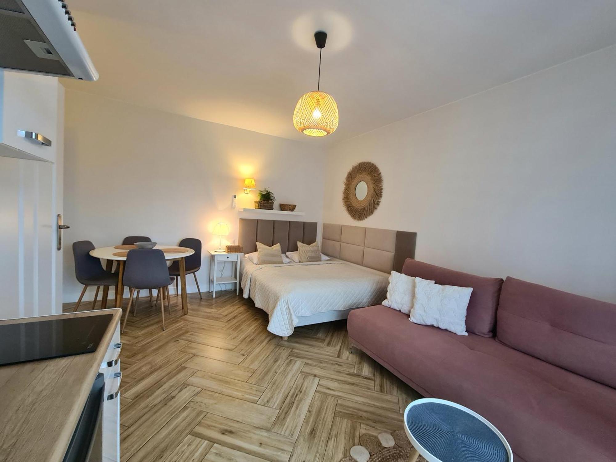 Apartamenty "La Villa" Z Klimatyzacja, Ogrodem, Parkingiem, Blisko Centrum กูโดวาสโดรยจ์ ภายนอก รูปภาพ